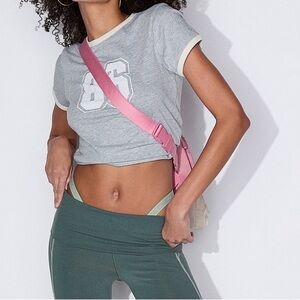 NWT!💗PINK VS!Retro semi cropped Logo Tee!Heather Gray/Creamy White!Sz - M!CUTE!